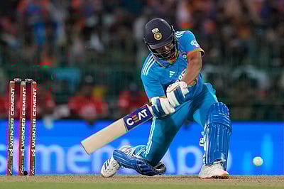 ஐசிசி தரவரிசையில் ரோஹித் சர்மா, குல்தீப் யாதவ் முன்னேற்றம்! 